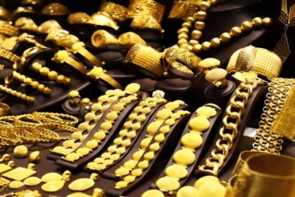 Aditya Birla Group Ventures into Jewelry Retail with ₹5000 Cr Investment